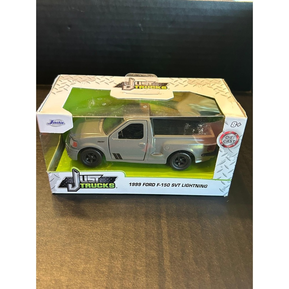 Jada Just Trucks 1999 Ford F-150 SVT Lightning 1:24 Die Cast